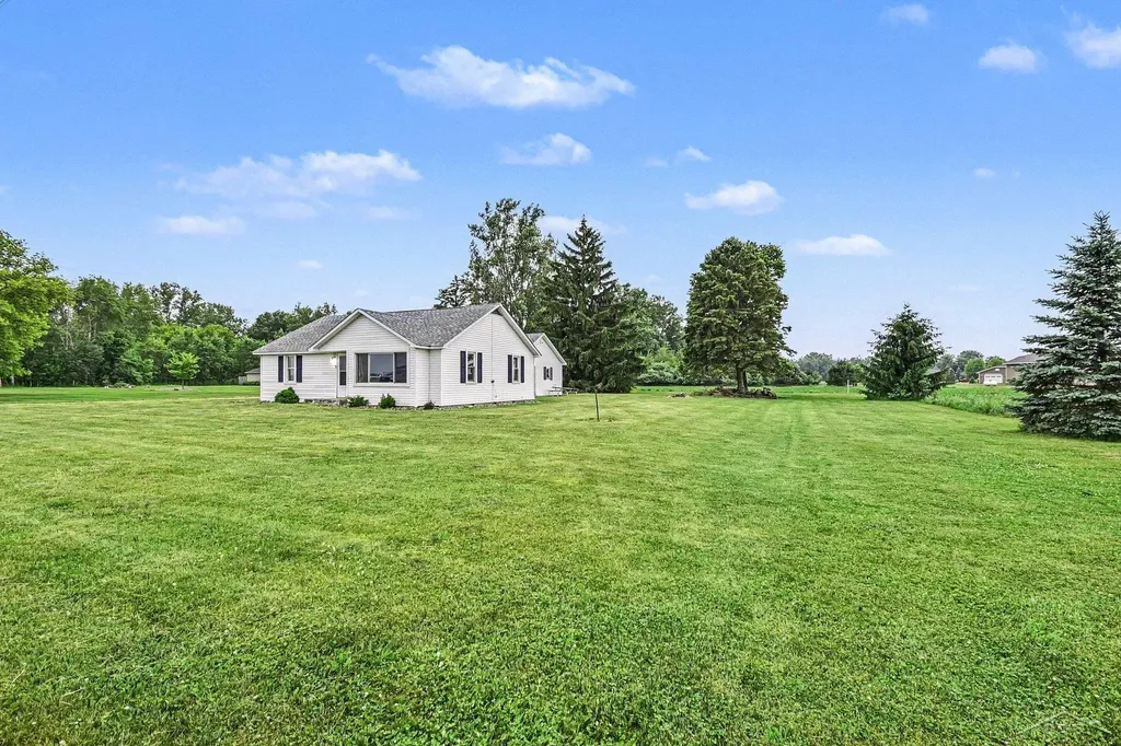 3110 S Merrill Road Lakefield Township MI 48637