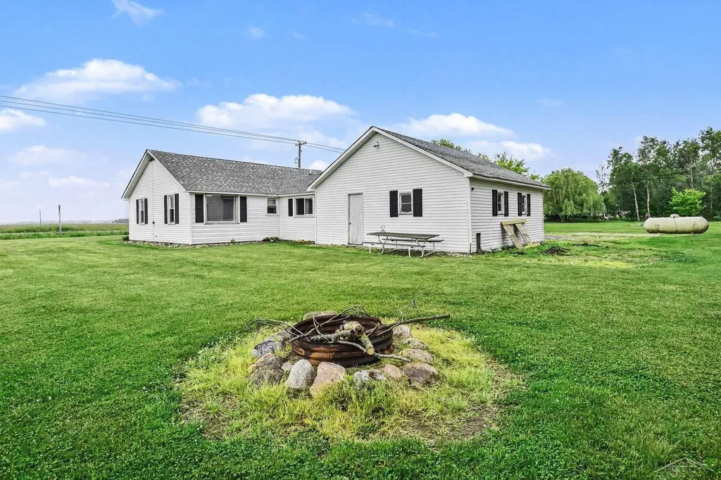 3110 S Merrill Road Lakefield Township MI 48637