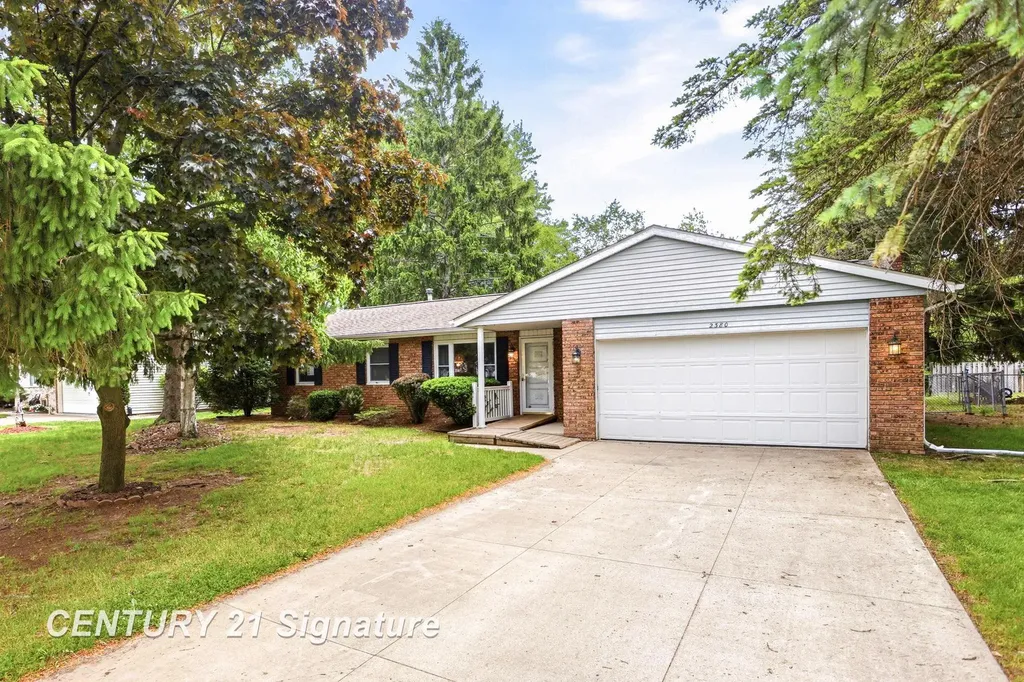 2380 E Gatesboro Drive Saginaw Charter Township MI 48603