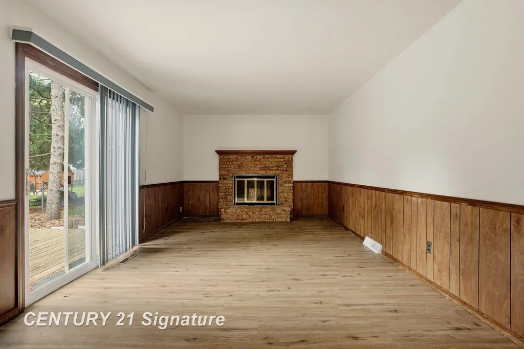 2380 E Gatesboro Drive Saginaw Charter Township MI 48603