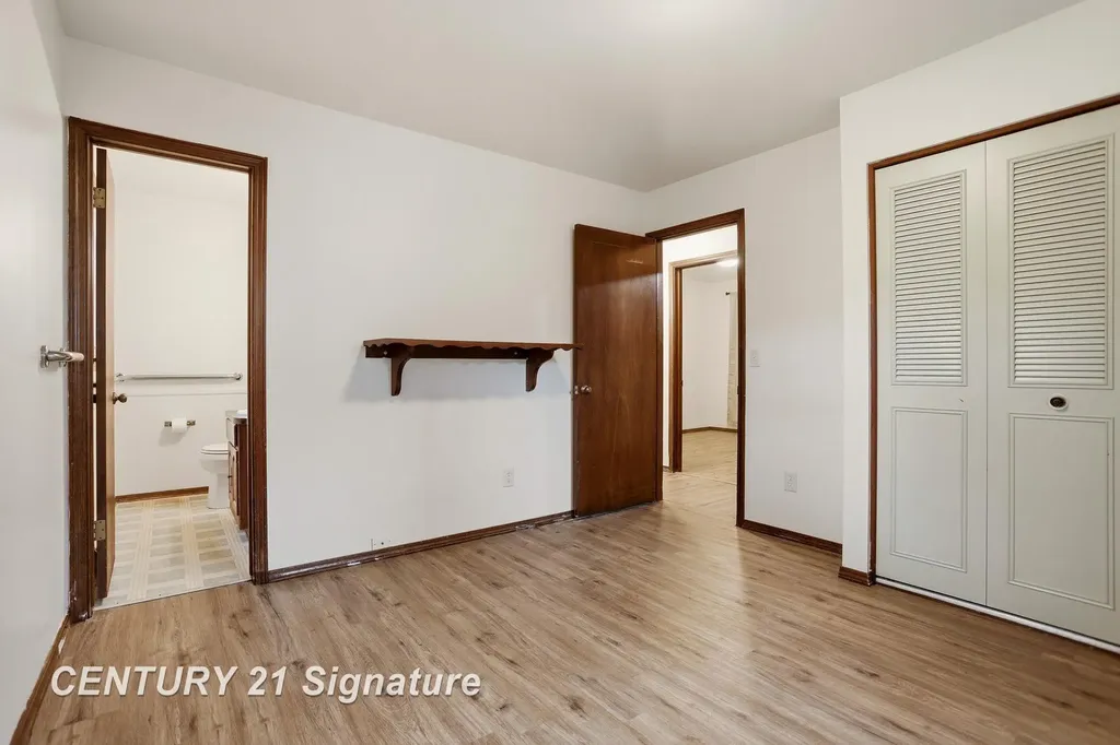 2380 E Gatesboro Drive Saginaw Charter Township MI 48603