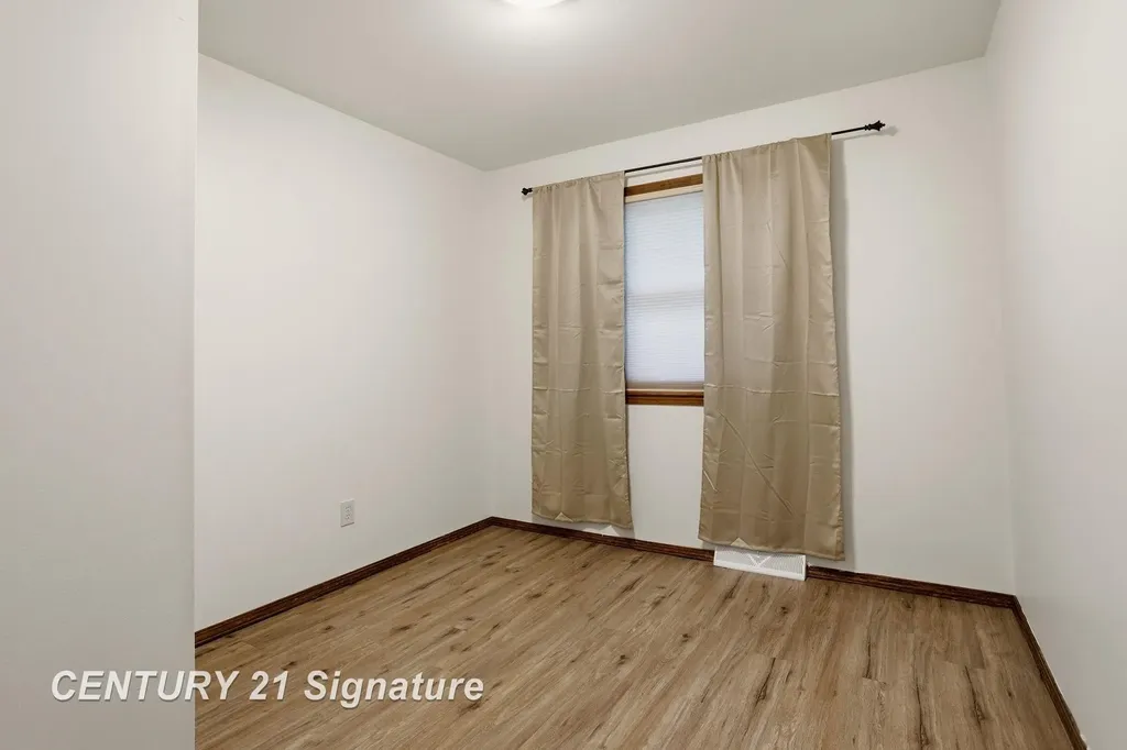 2380 E Gatesboro Drive Saginaw Charter Township MI 48603