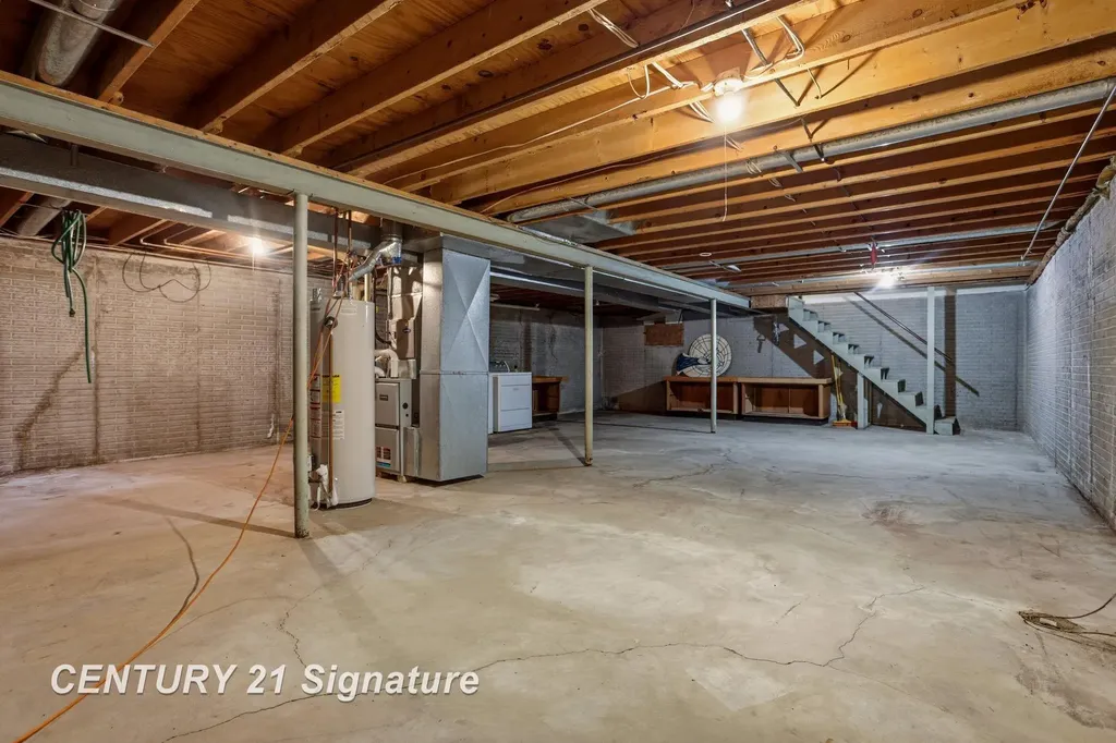 2380 E Gatesboro Drive Saginaw Charter Township MI 48603
