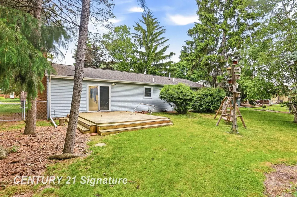 2380 E Gatesboro Drive Saginaw Charter Township MI 48603