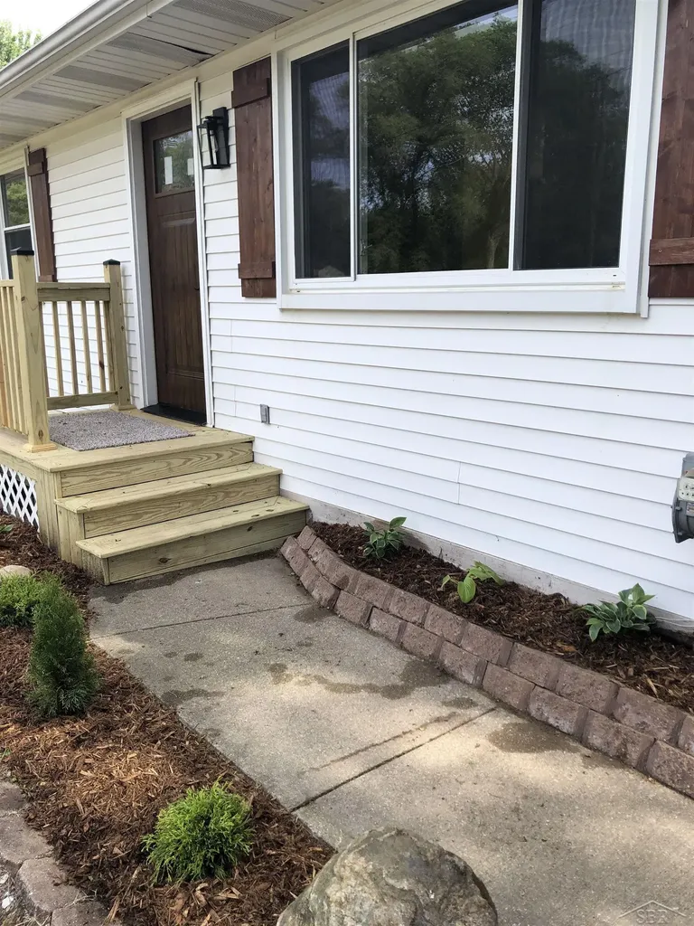 3328 Cobb Street Midland City MI 48642