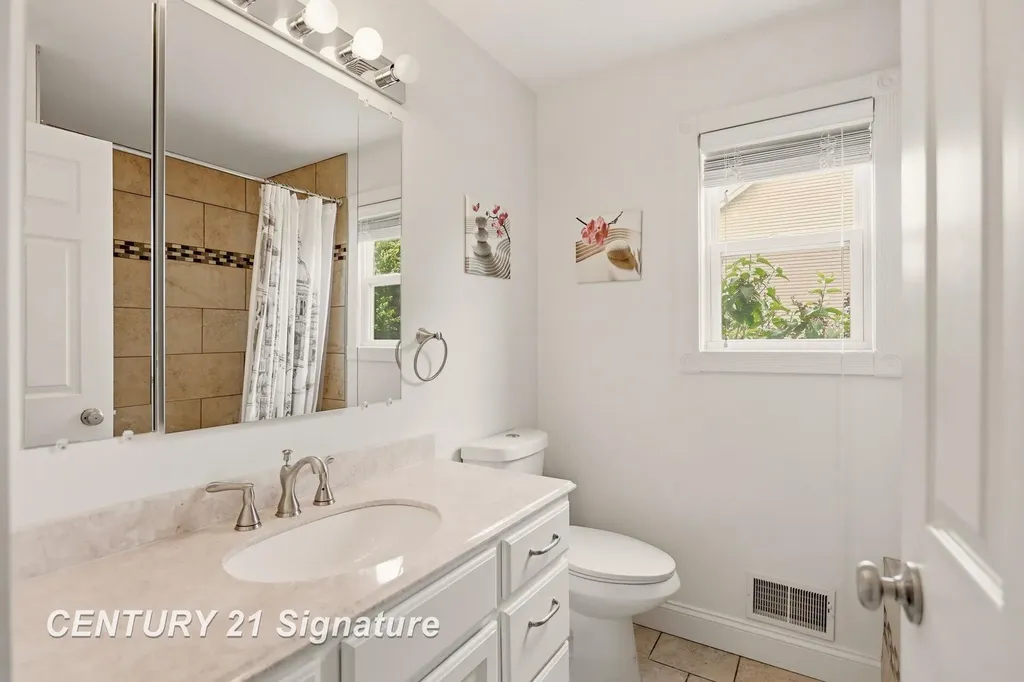 5570 Blackberry Road Saginaw Charter Township MI 48603