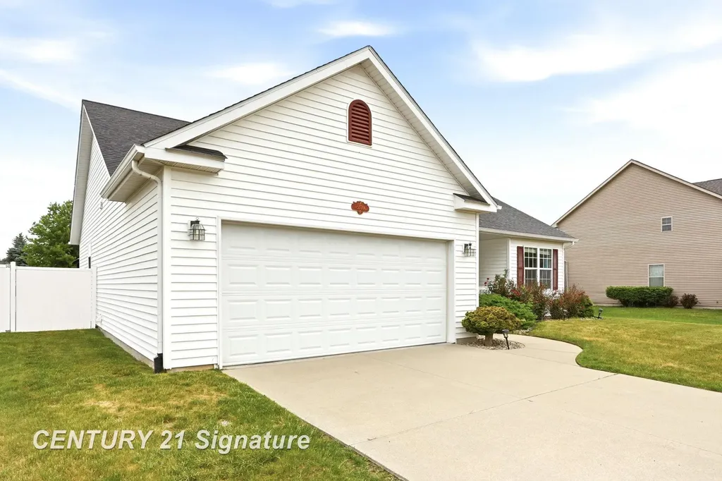 5570 Blackberry Road Saginaw Charter Township MI 48603