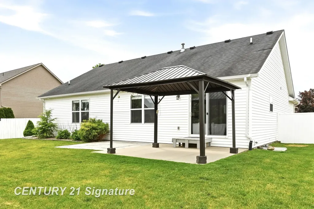 5570 Blackberry Road Saginaw Charter Township MI 48603