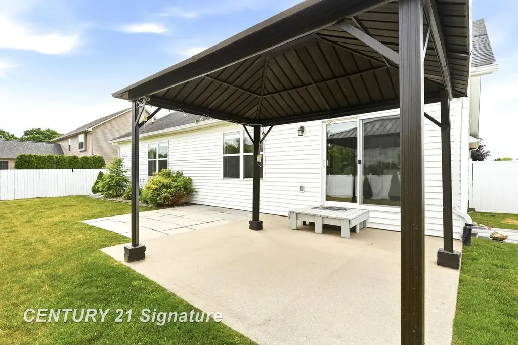 5570 Blackberry Road Saginaw Charter Township MI 48603