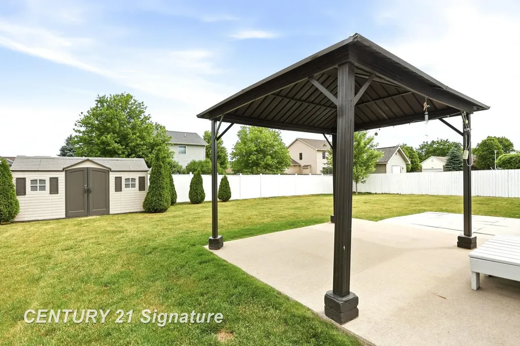 5570 Blackberry Road Saginaw Charter Township MI 48603