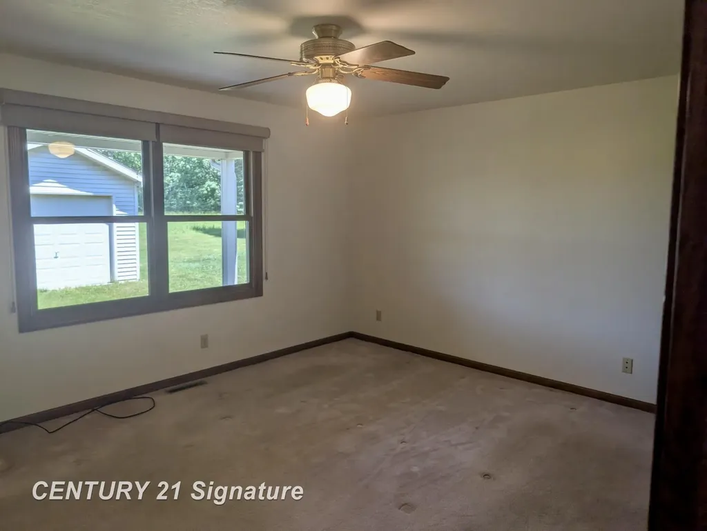 1249 E Oakdale Circle Tittabawassee Township MI 48623