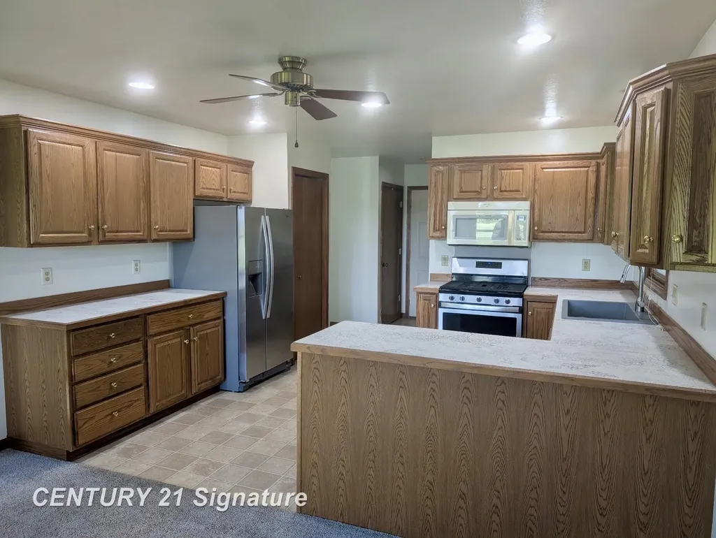 1249 E Oakdale Circle Tittabawassee Township MI 48623