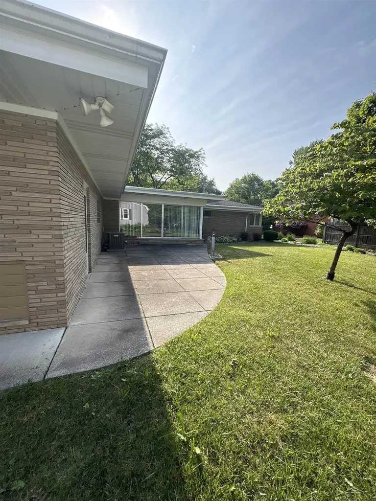 320 Superior Street Saginaw City MI 48602