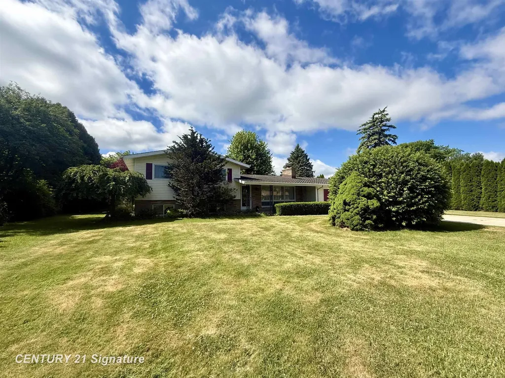6641 Pierce Road Kochville Township MI 48623