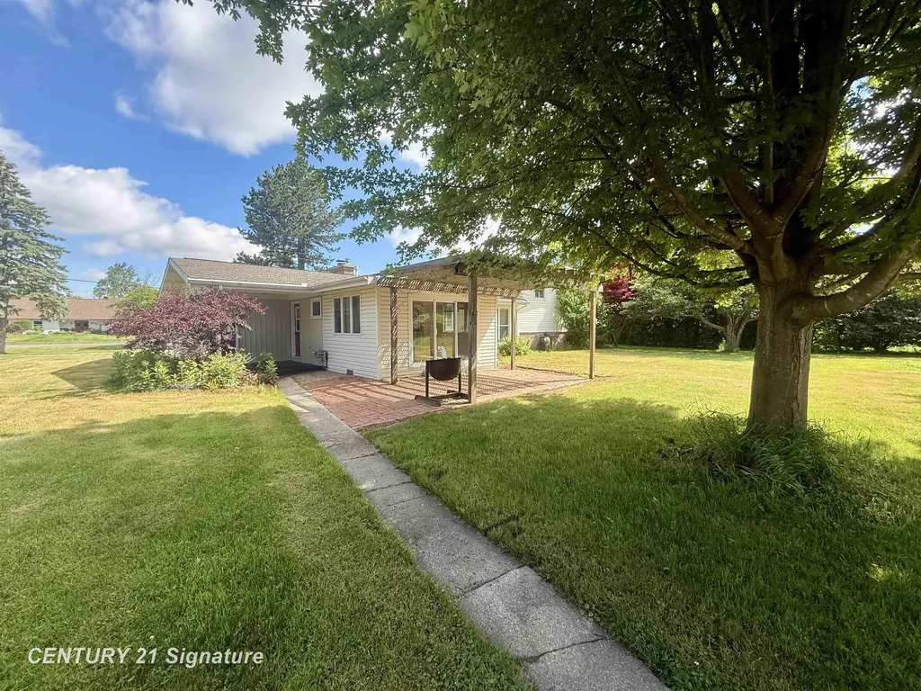 6641 Pierce Road Kochville Township MI 48623