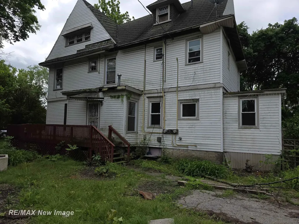 1331 S Jefferson Avenue Saginaw City MI 48601