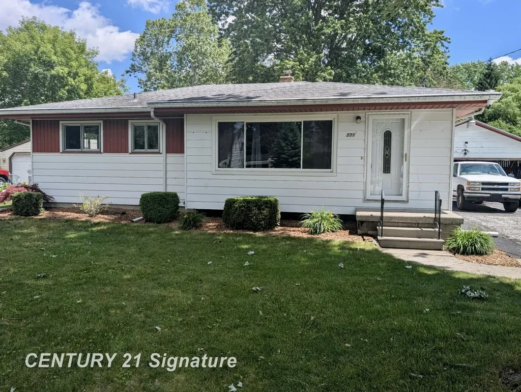 771 S Frost Drive Saginaw Charter Township MI 48638