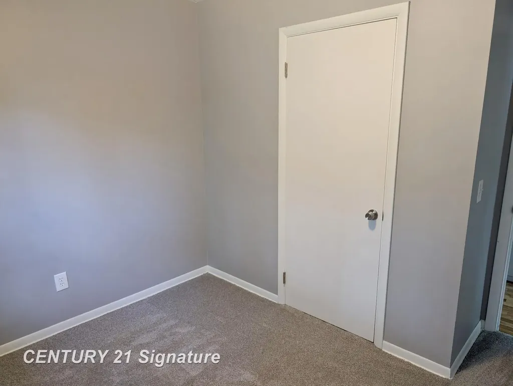 771 S Frost Drive Saginaw Charter Township MI 48638