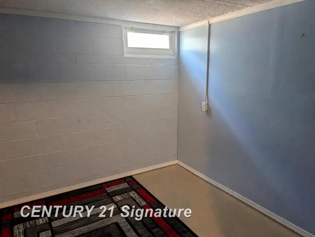 771 S Frost Drive Saginaw Charter Township MI 48638