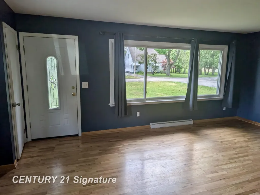 771 S Frost Drive Saginaw Charter Township MI 48638