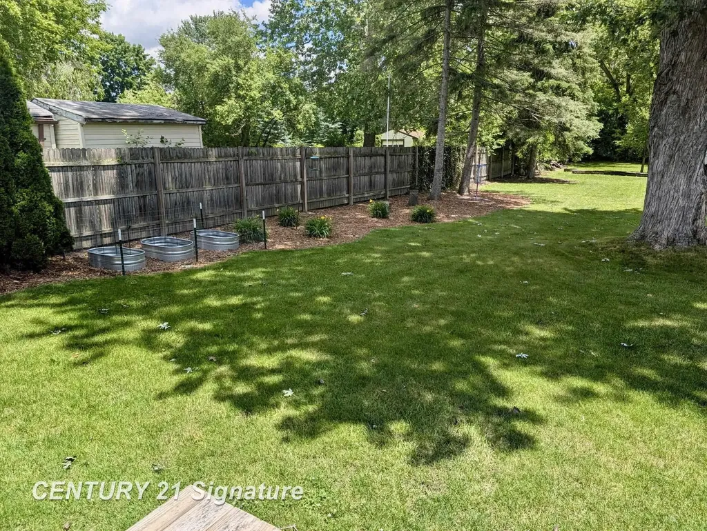 771 S Frost Drive Saginaw Charter Township MI 48638
