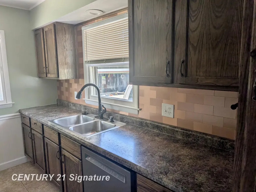 771 S Frost Drive Saginaw Charter Township MI 48638