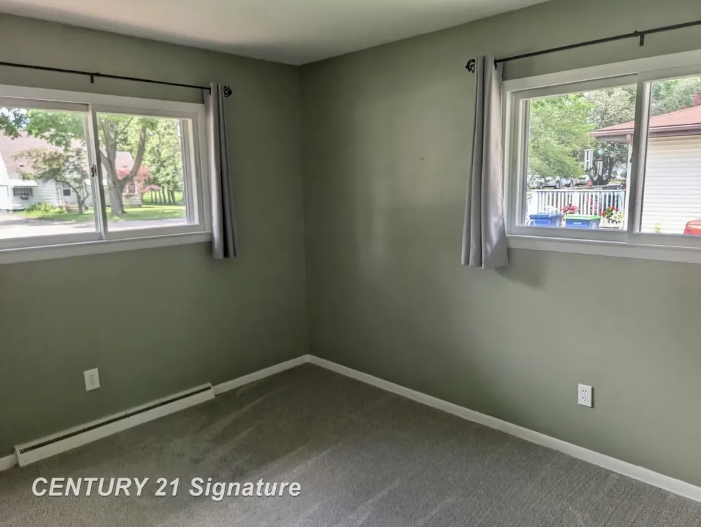 771 S Frost Drive Saginaw Charter Township MI 48638