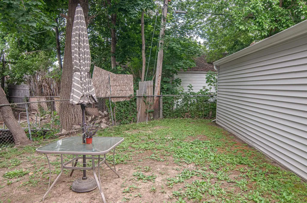 1621 Blackberry Lane Flint City MI 48507