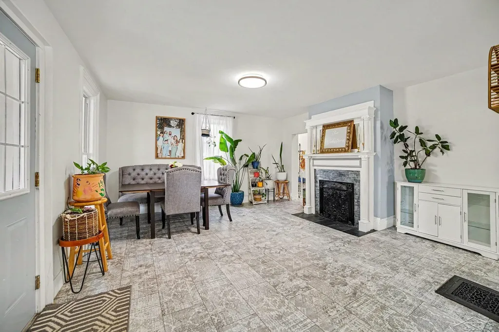 1424 N Trumbull Street Bay City City MI 48708