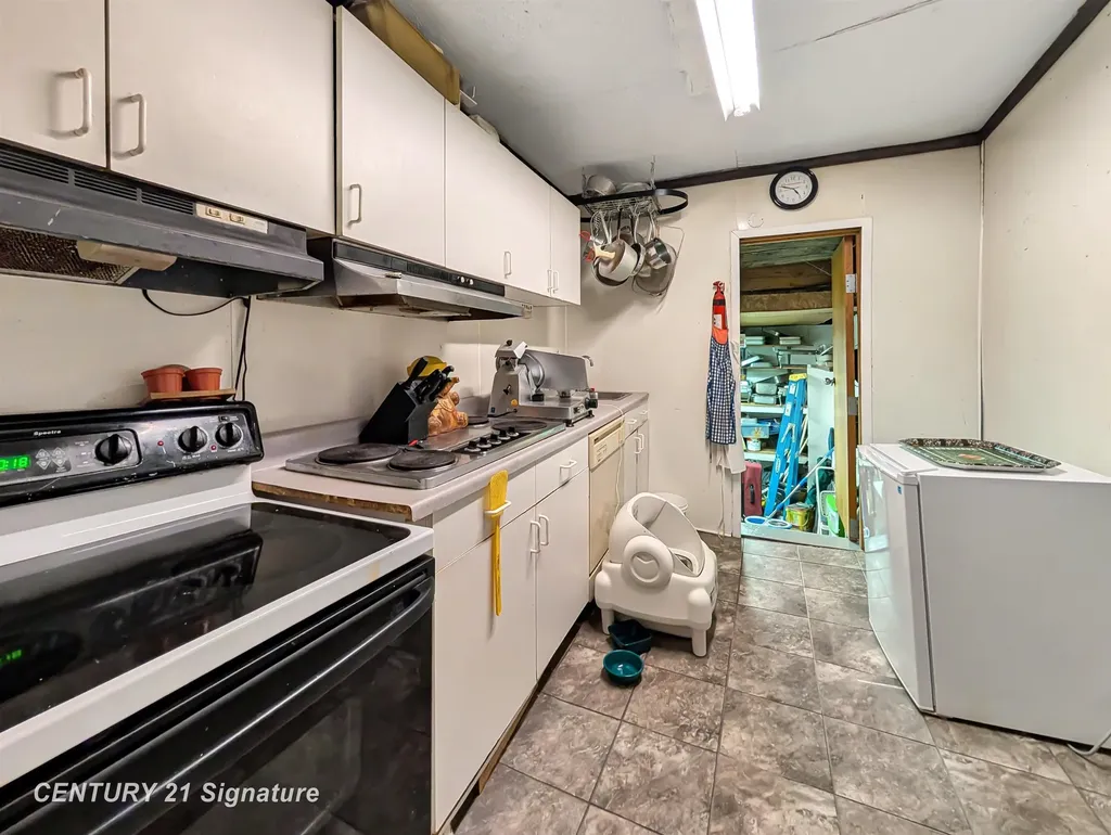 970 Cass Avenue Road Portsmouth Charter Township MI 48708