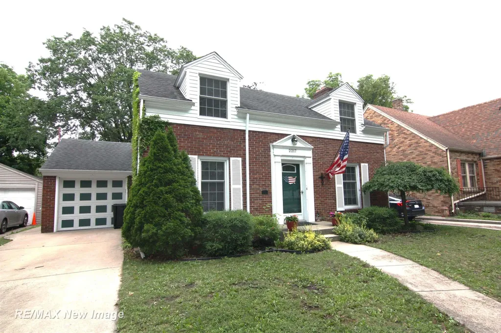 2217 Mershon Street Saginaw City MI 48602