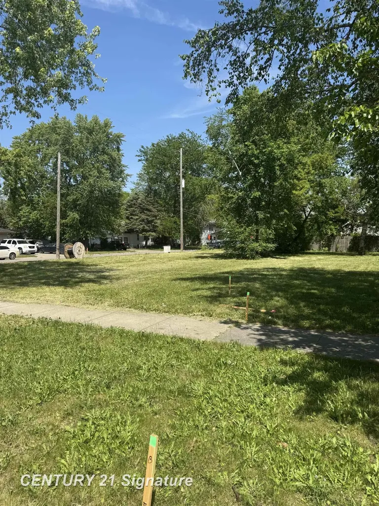 2458 N Oakley Street Saginaw City MI 48602