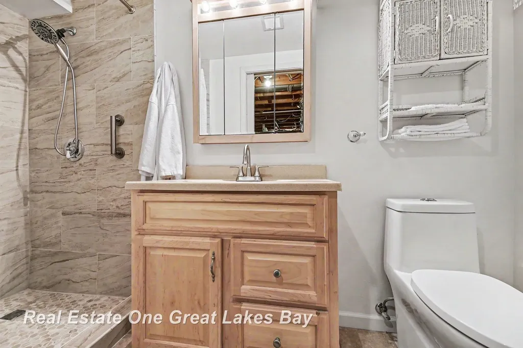 2338 Bay Woods Court Frankenlust Township MI 48706