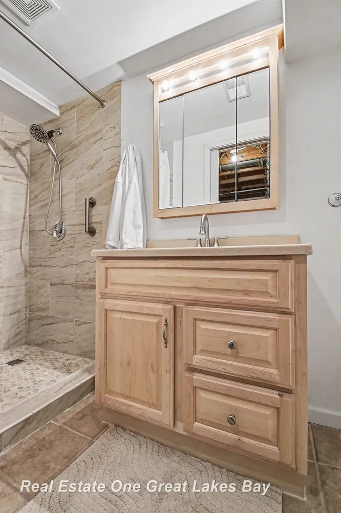 2338 Bay Woods Court Frankenlust Township MI 48706