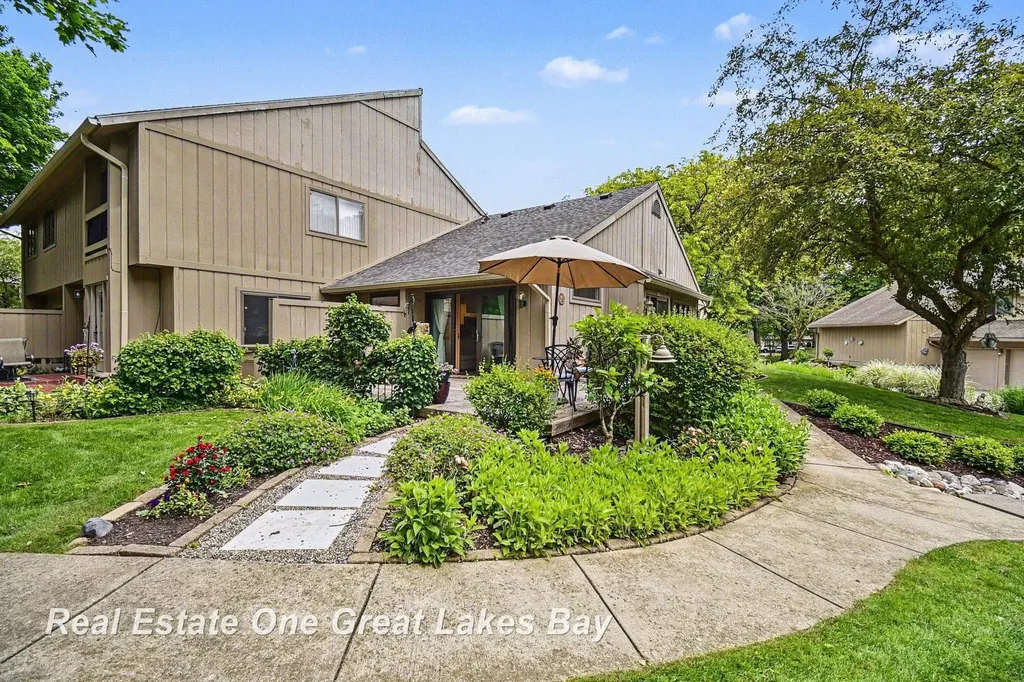 2338 Bay Woods Court Frankenlust Township MI 48706