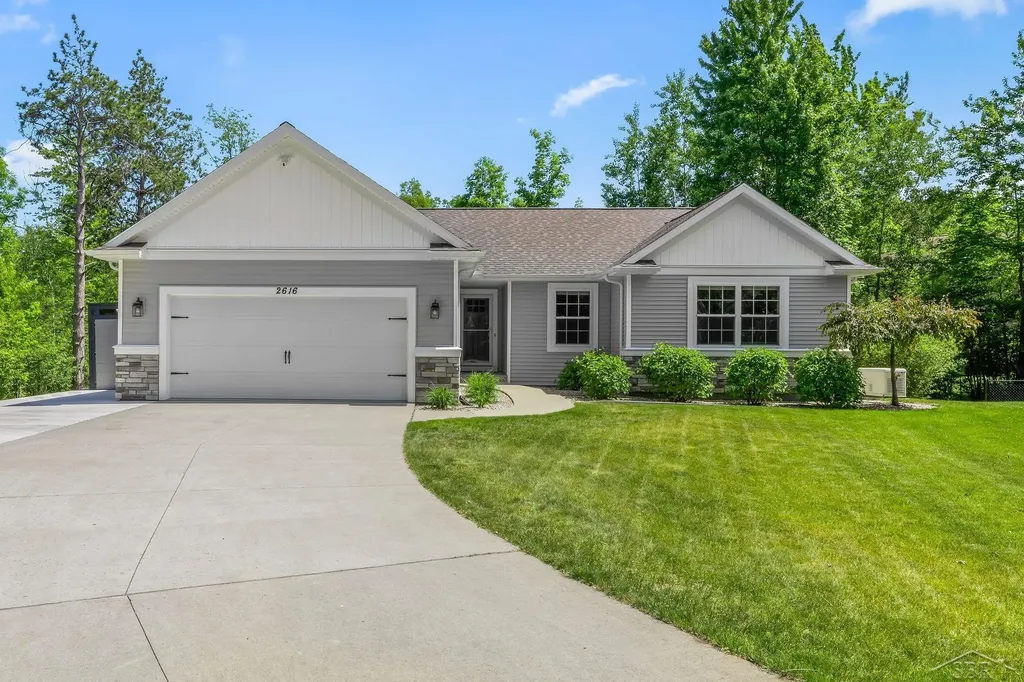 2616 Deerwood Circle Midland City MI 48642