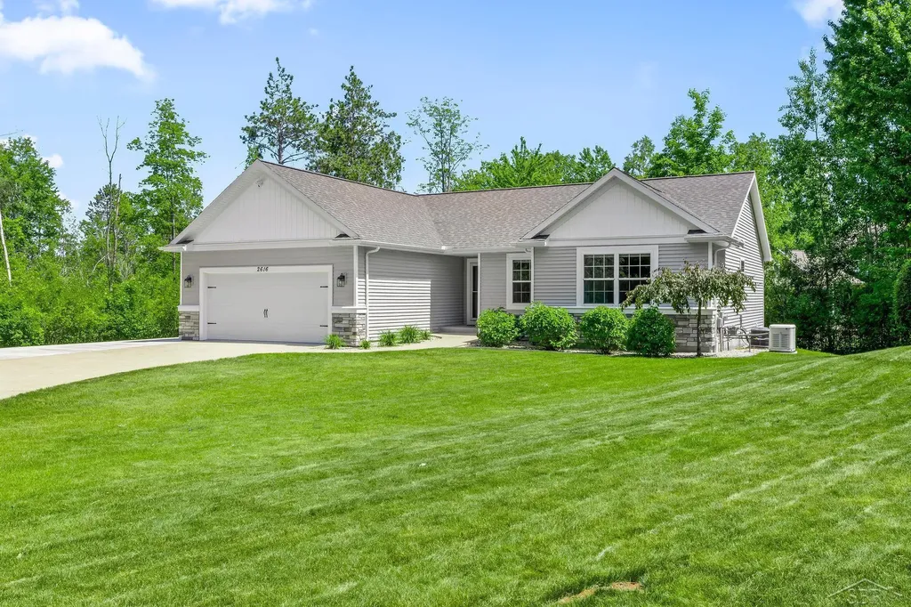 2616 Deerwood Circle Midland City MI 48642