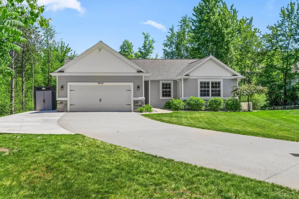 2616 Deerwood Circle Midland City MI 48642