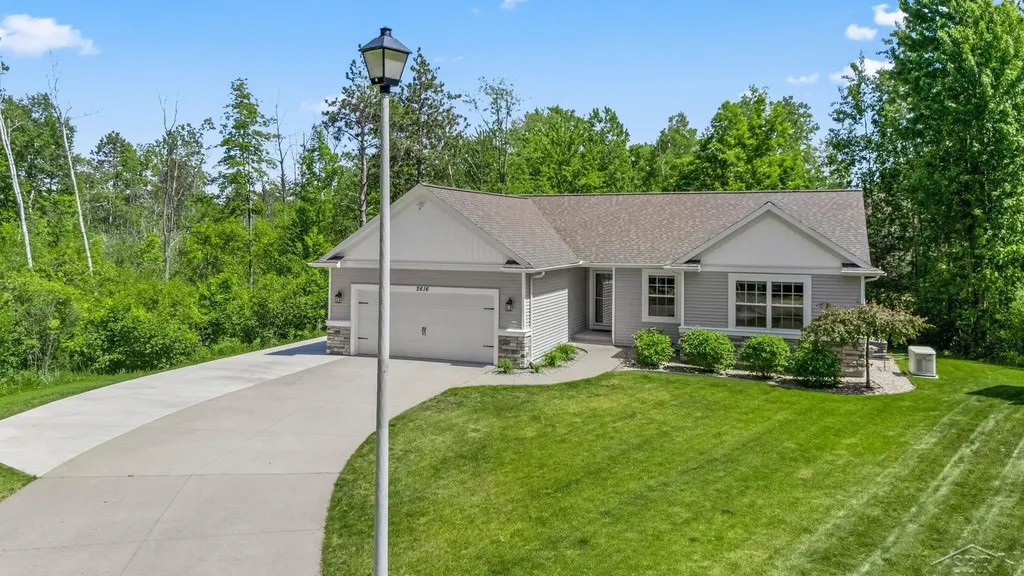 2616 Deerwood Circle Midland City MI 48642