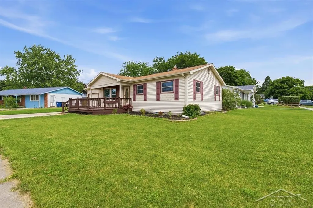 708 Piper Drive Carrollton Township MI 48604
