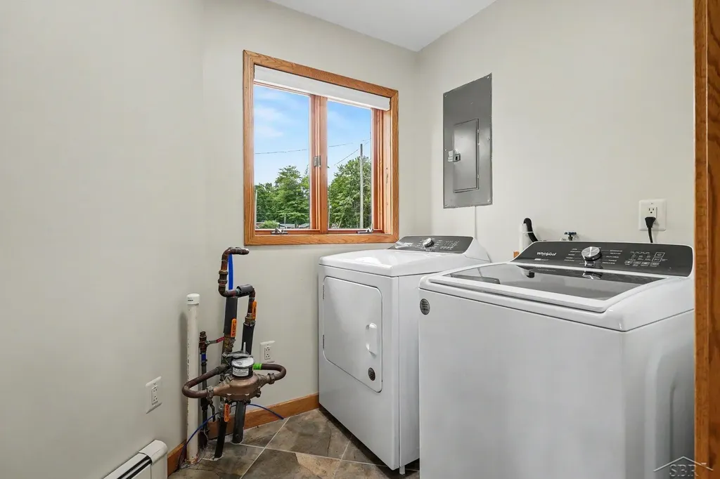 4991 N Pointe Drive Edenville Township MI 48657