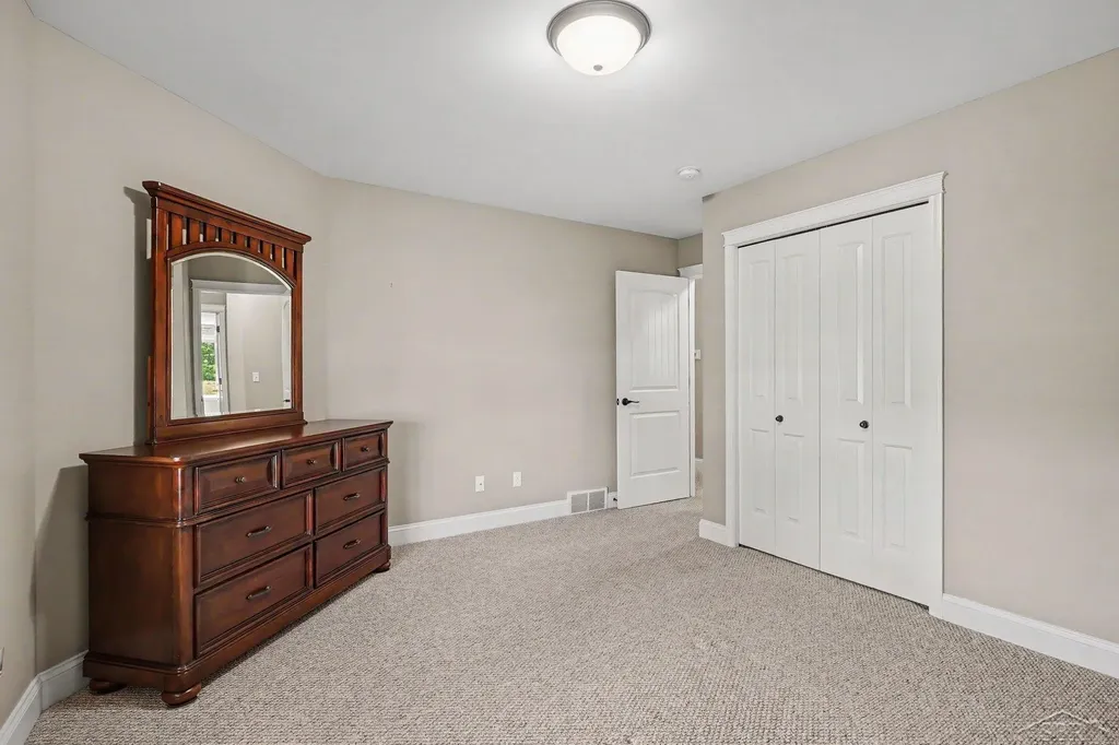 102 Tuscany Circle Saginaw Charter Township MI 48603