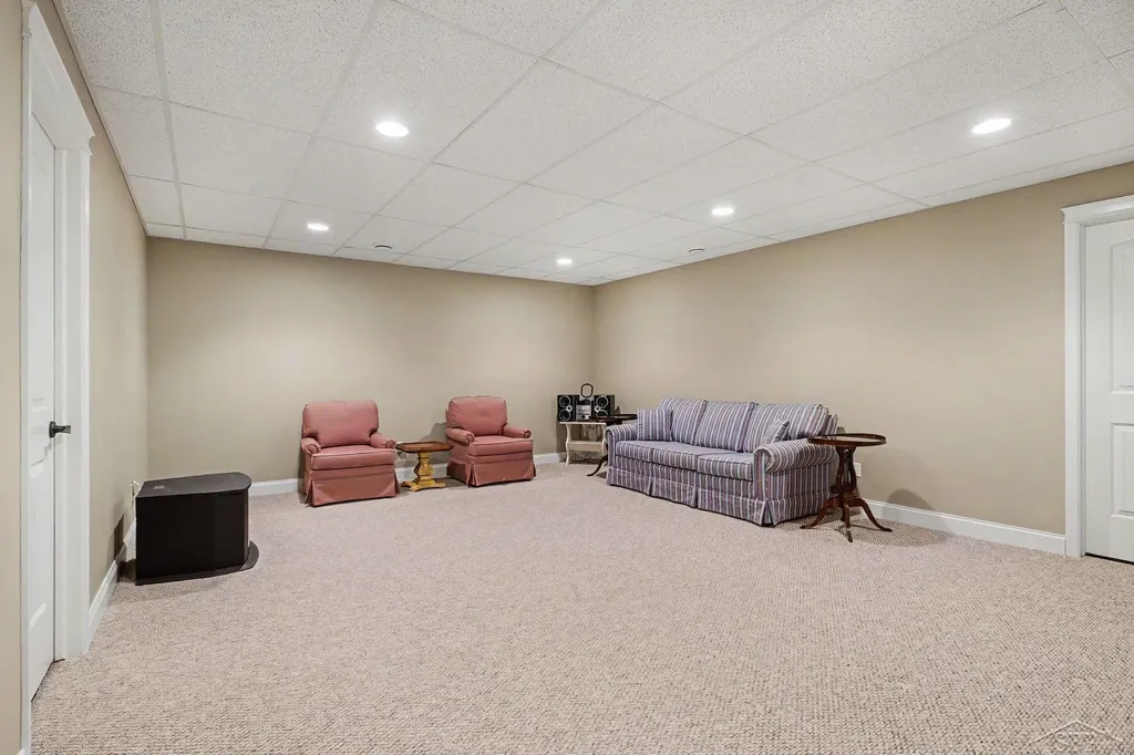 102 Tuscany Circle Saginaw Charter Township MI 48603