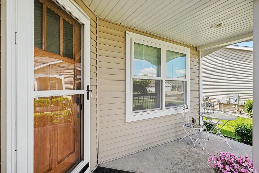 102 Tuscany Circle Saginaw Charter Township MI 48603