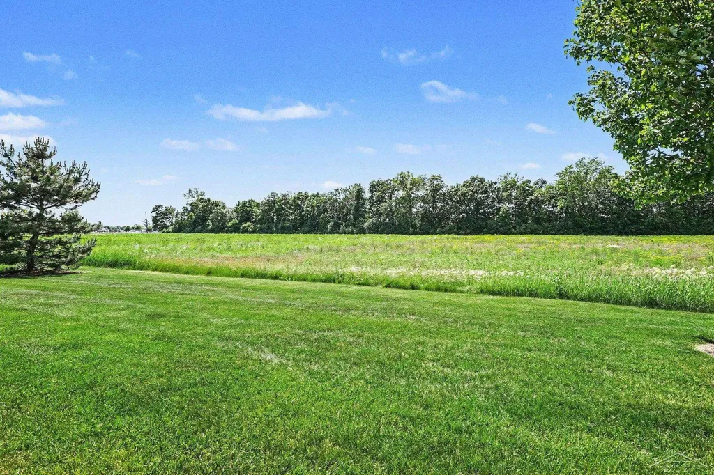 102 Tuscany Circle Saginaw Charter Township MI 48603