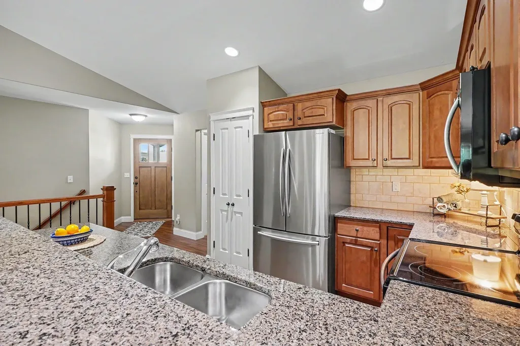 102 Tuscany Circle Saginaw Charter Township MI 48603