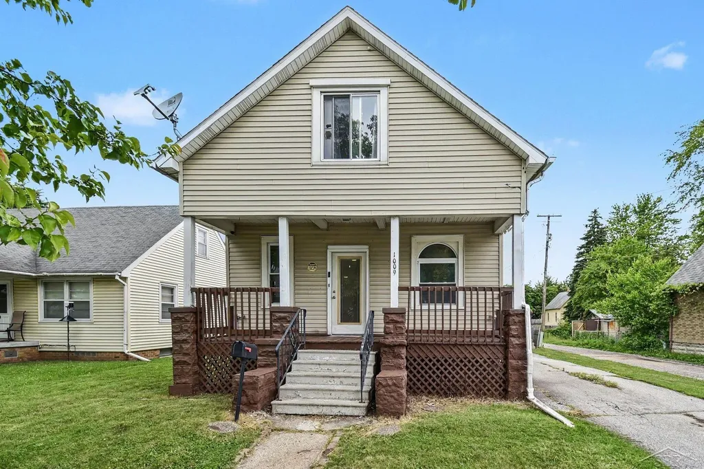 1009 22nd Street Bay City City MI 48708