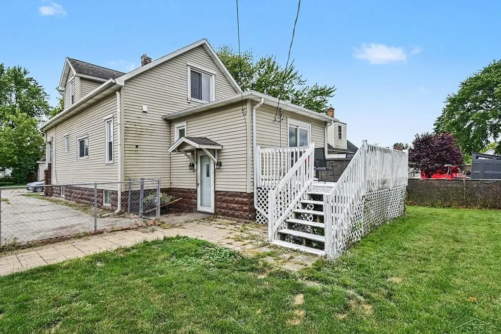1009 22nd Street Bay City City MI 48708