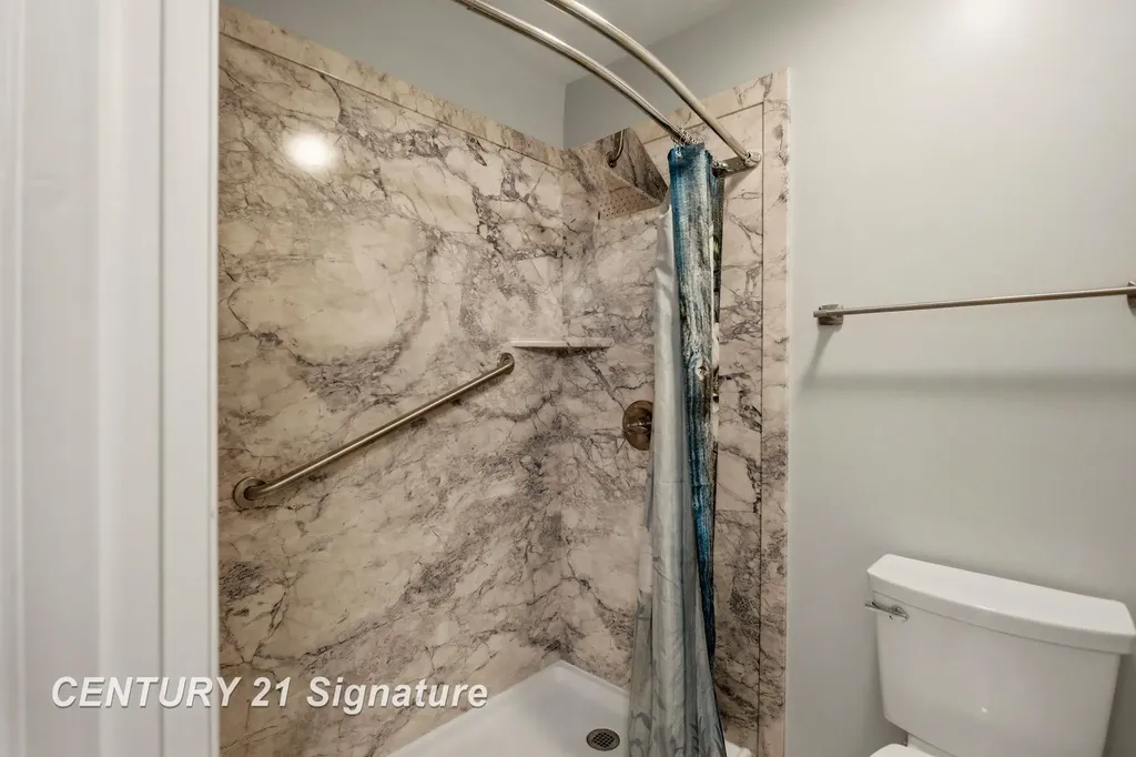 719 Kennely Road Saginaw Charter Township MI 48609