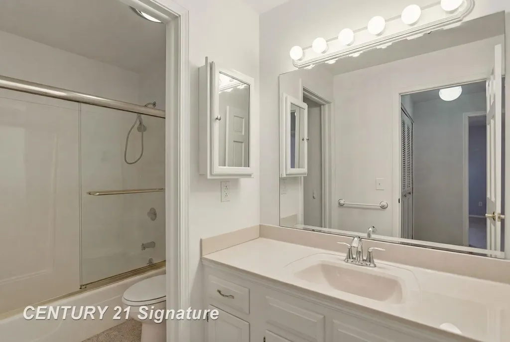 719 Kennely Road Saginaw Charter Township MI 48609
